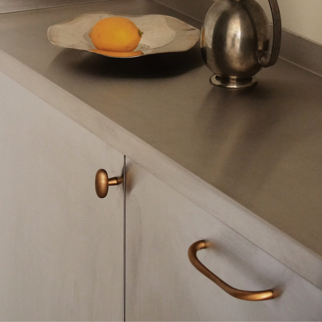 Blunt Knob