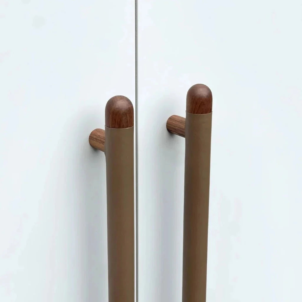 Chapman Wood Bar Pull With Leather