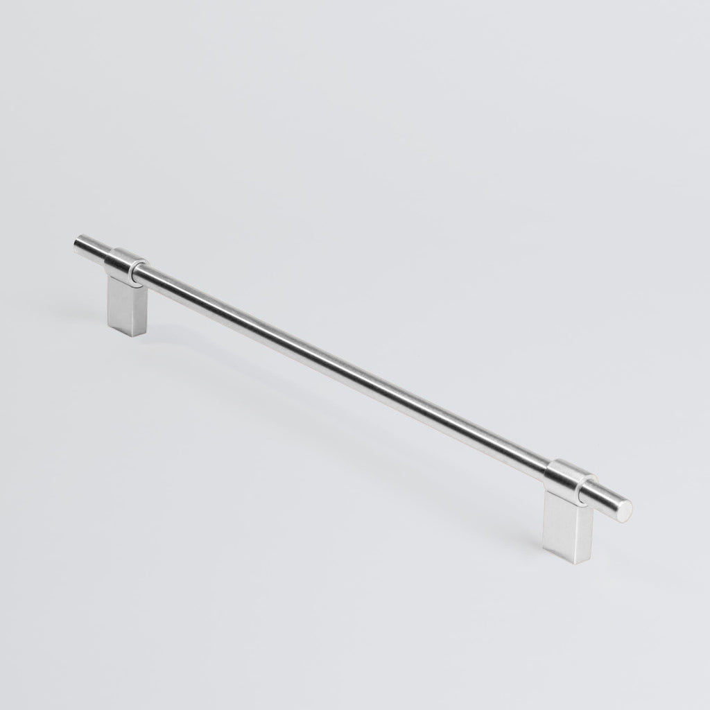 Charlie Line Appliance Pull